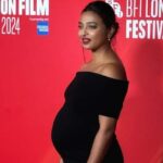 radhika apte is pregnant actress shares photos of flaunting baby bump Radhika Apte Pregnant: मां बनने वाली हैं राधिका आप्टे, बेबी बंप फ्लॉन्ट करते हुए शेयर की तस्वीर