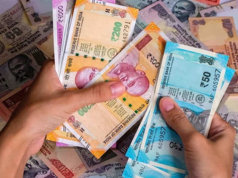 चार साल में 1 लाख रुपये के बना दिए 1 करोड़ रुपये, कंपनी ने बांटे हैं 5 फ्री शेयर